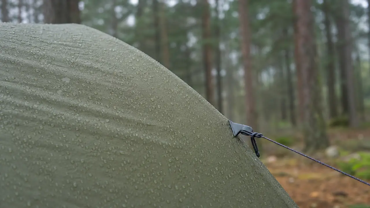 Tent seam taping: heat-sealed seams and leak checks - Weather and anchoring